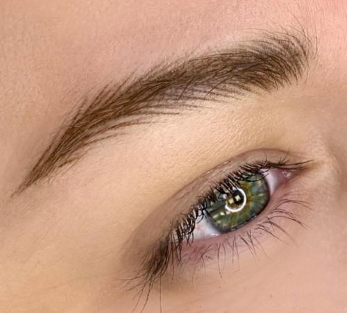 Hair-stroke-eyebrows